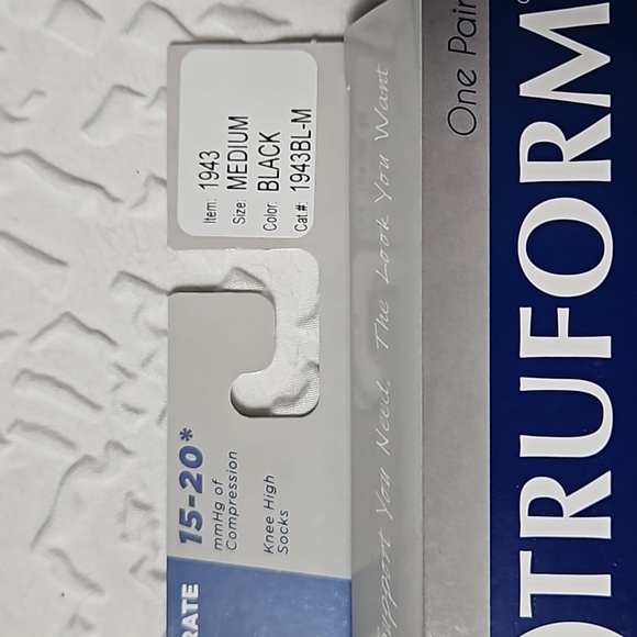 TRUFORM MENS MICROFIBER DRESS SOCKS IN BLACK SIZE MED-15-20 MMHG COMPRESSION - Picture 2 of 5